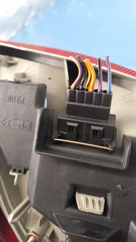 фото №3, Лампа права задня ford ka 06r