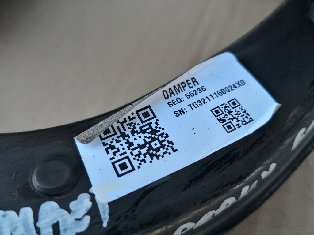 фото №9, Tesla 3 важіль передній верхній правий + підпора підрамник