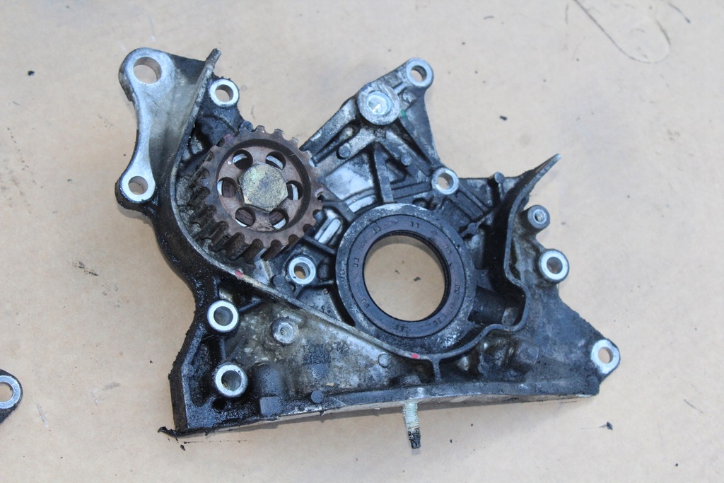 фото №11, Насос масла масляная corolla verso ii avensis t25 rav 4 ii 2.0 d4d 1cd