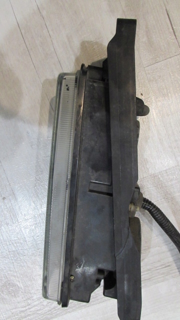 фото №3, Противотуманная фара daf правый белый+ рамка оригинал