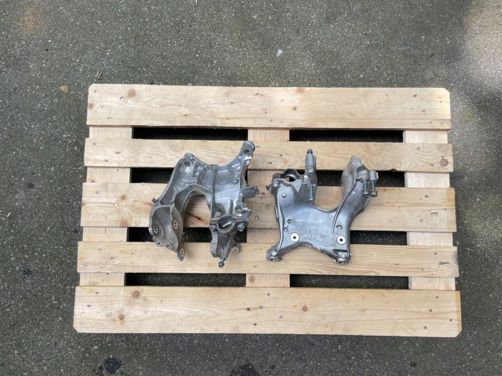 фото №1, Кронштейн кронштейн двигателя audi sq5 80a левая lh oem