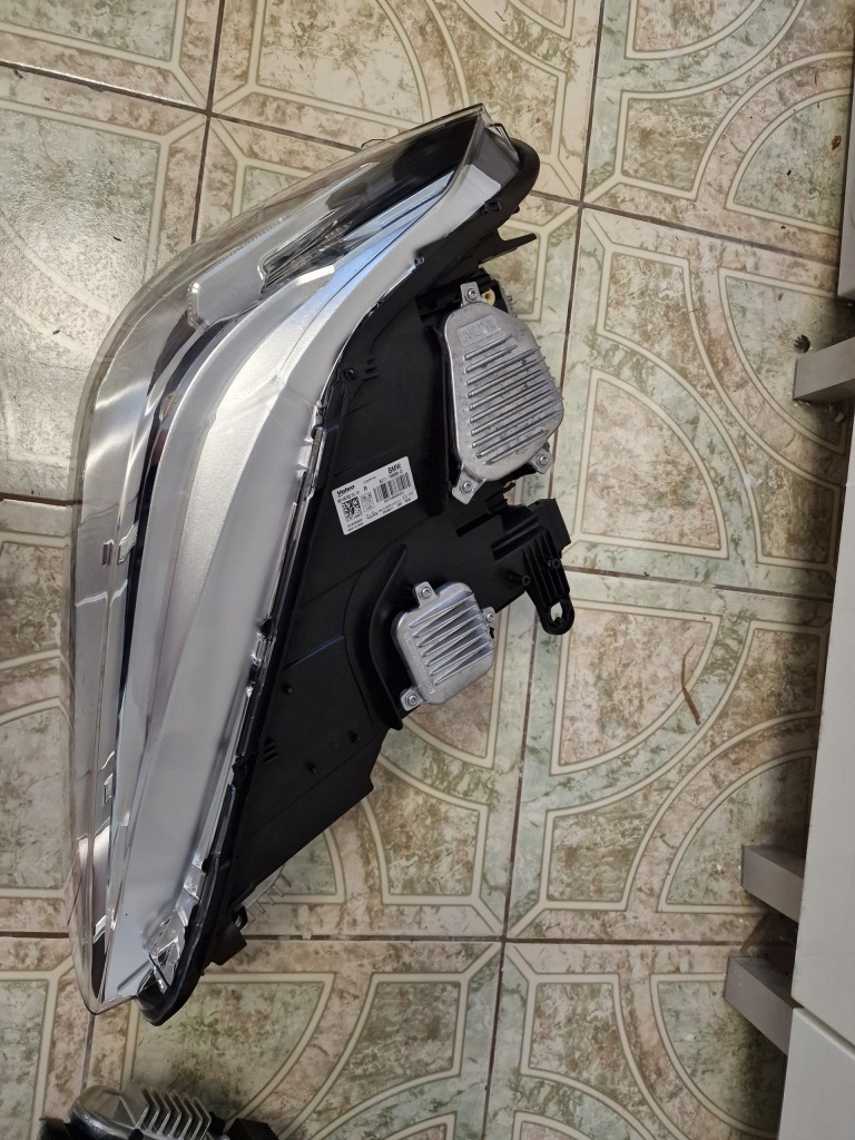 Bmw x1 f48 фонари full led вентилятор Оригинал