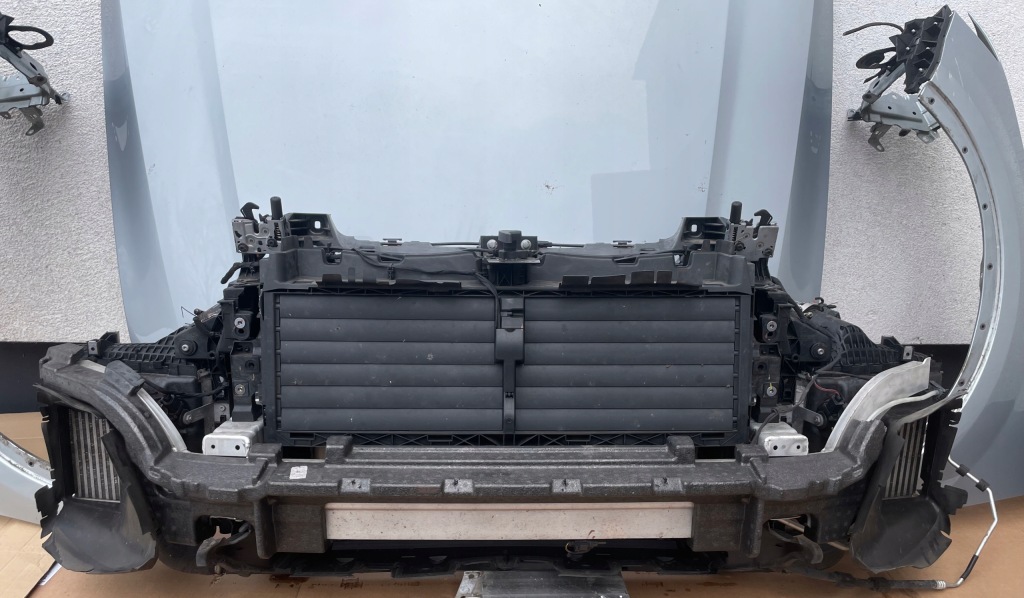 Audi q7 4m рестайлинг  3.0 tfsi перед комплектный  бампер капот ремень фары lm7p в Украине