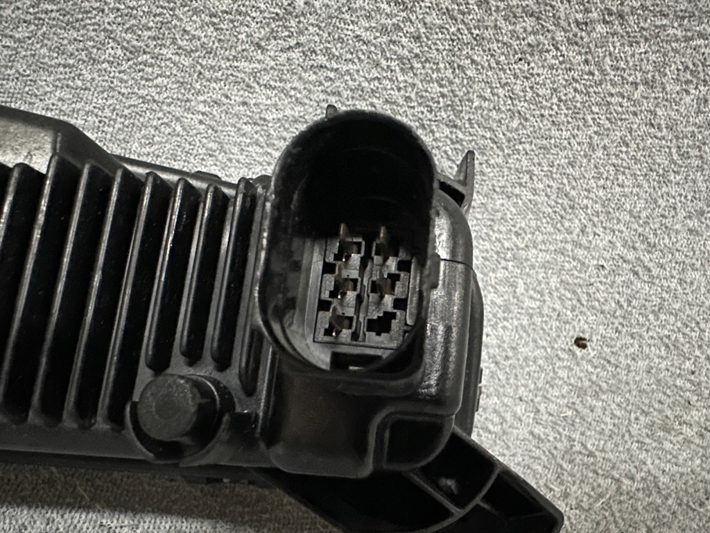 Поворотник rolls royce ghost wraith оригинал правый 63127211432 Цена