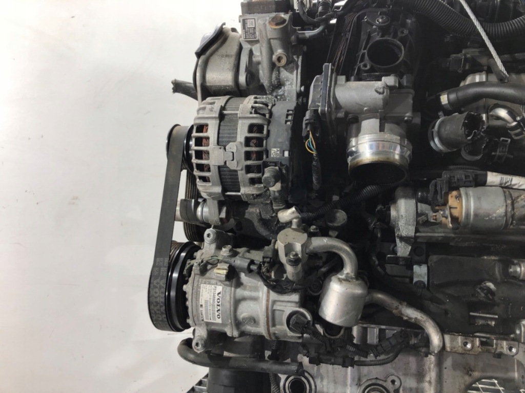 Двигатель комплектный  volvo 2.0 120km d4204t8 v40 в Украине
