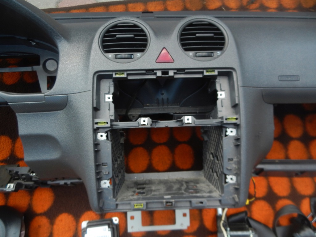 фото №11, Консоль приборная панель приборная подушки безопасности ремни модуль vw caddy iii lift 10-