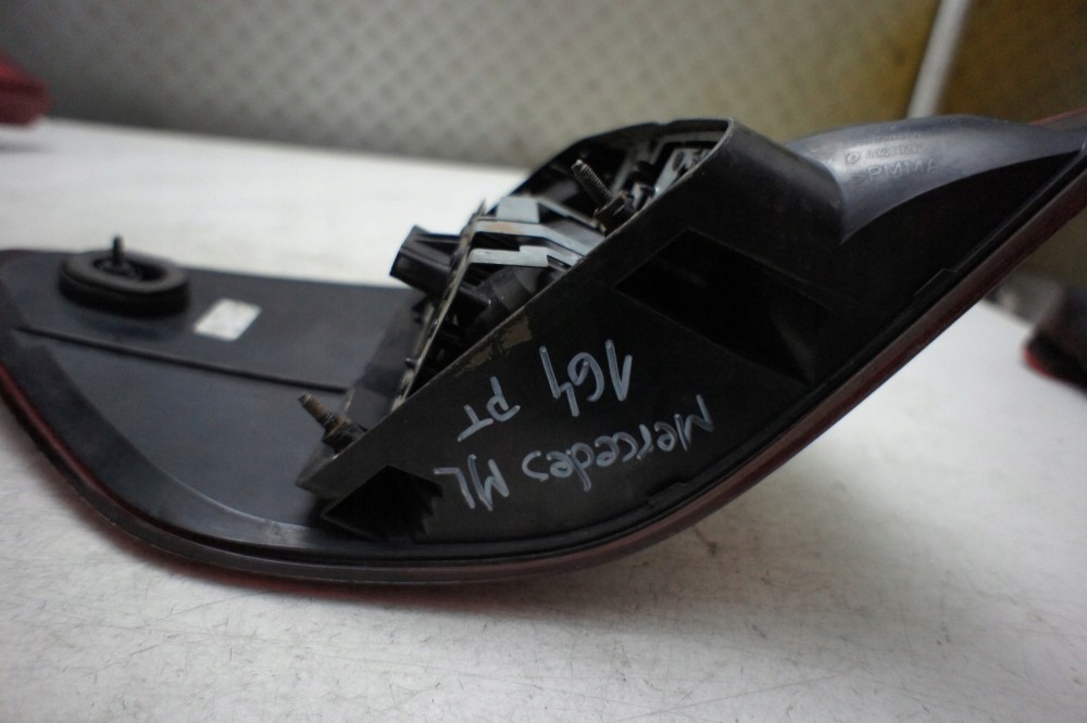 фото №3, Mercedes ml164 лампа правый задняя