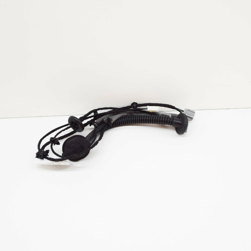 фото №14, Крючок трубопровод багажника volvo s40 mk2 оригинальный 30737653