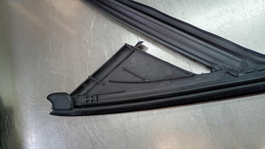 фото №12, Молдинг дверь перед левая оригинальный номер 31108872 volvo v60 ii s60 iii 18-25r nowa