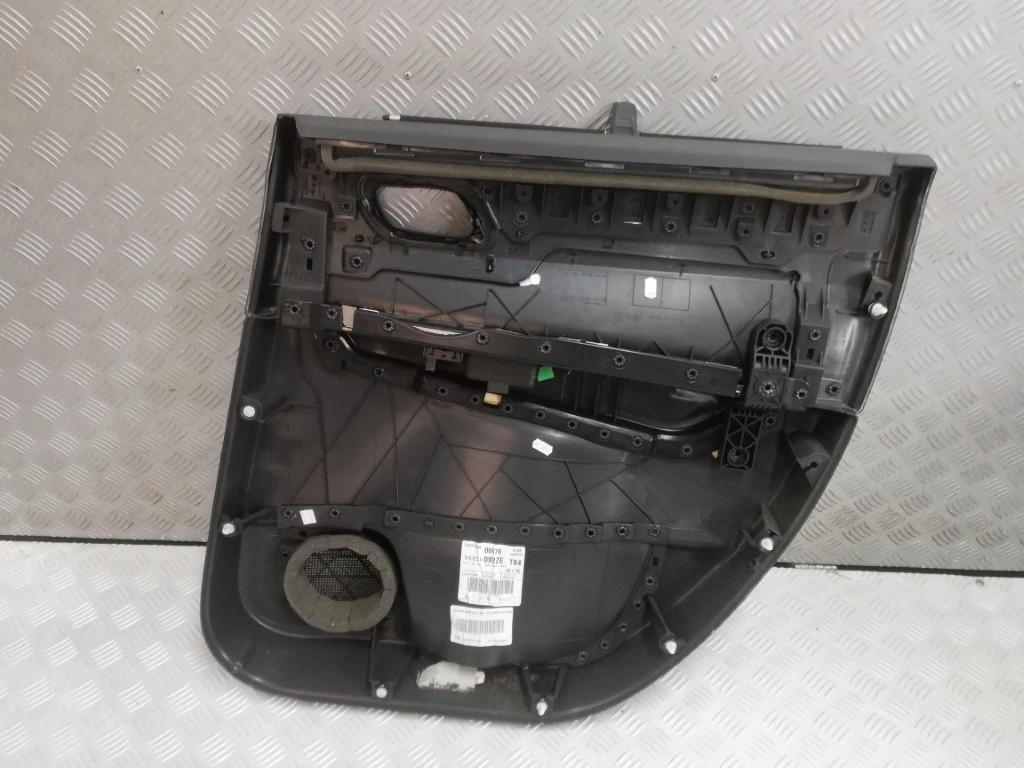 фото №4, Оббивка двері ліва задня peugeot 3008