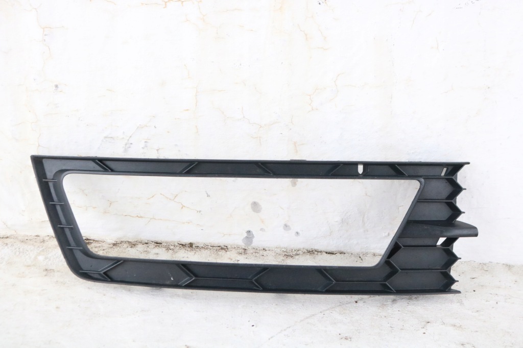 фото №2, Skoda оригінальний номер 5ja807682 решітка бампера передній p