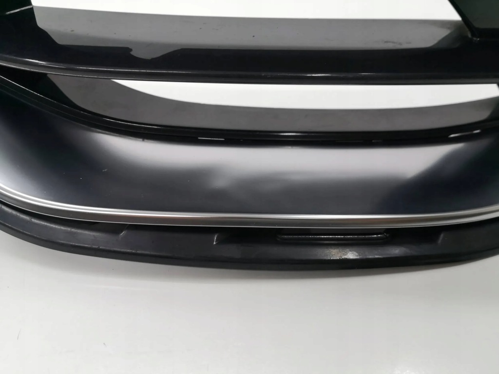 Решётка решётка  бампера bmw 1 f40 luxury 19- левая перед Киев