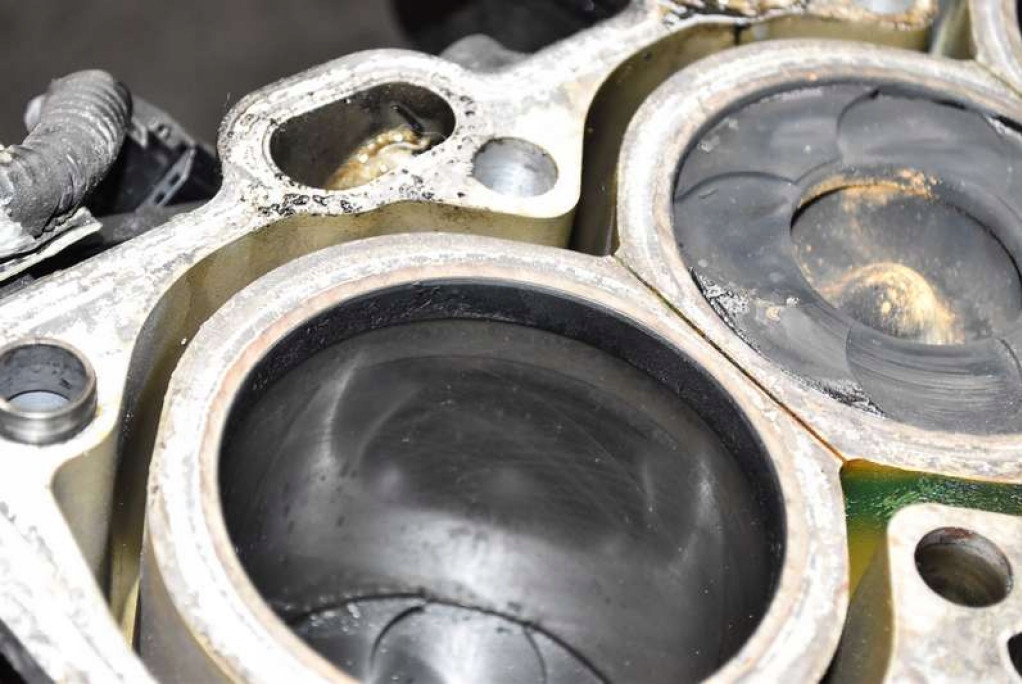 фото №12, Блок dół двигателя wał d5244t7 volvo v70 2 ii 2.4 d 126 km 04-08