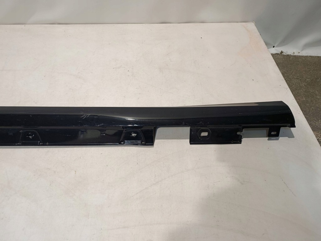 Молдинг порог правая mercedes eqe v295 amg a2956983200 Киев