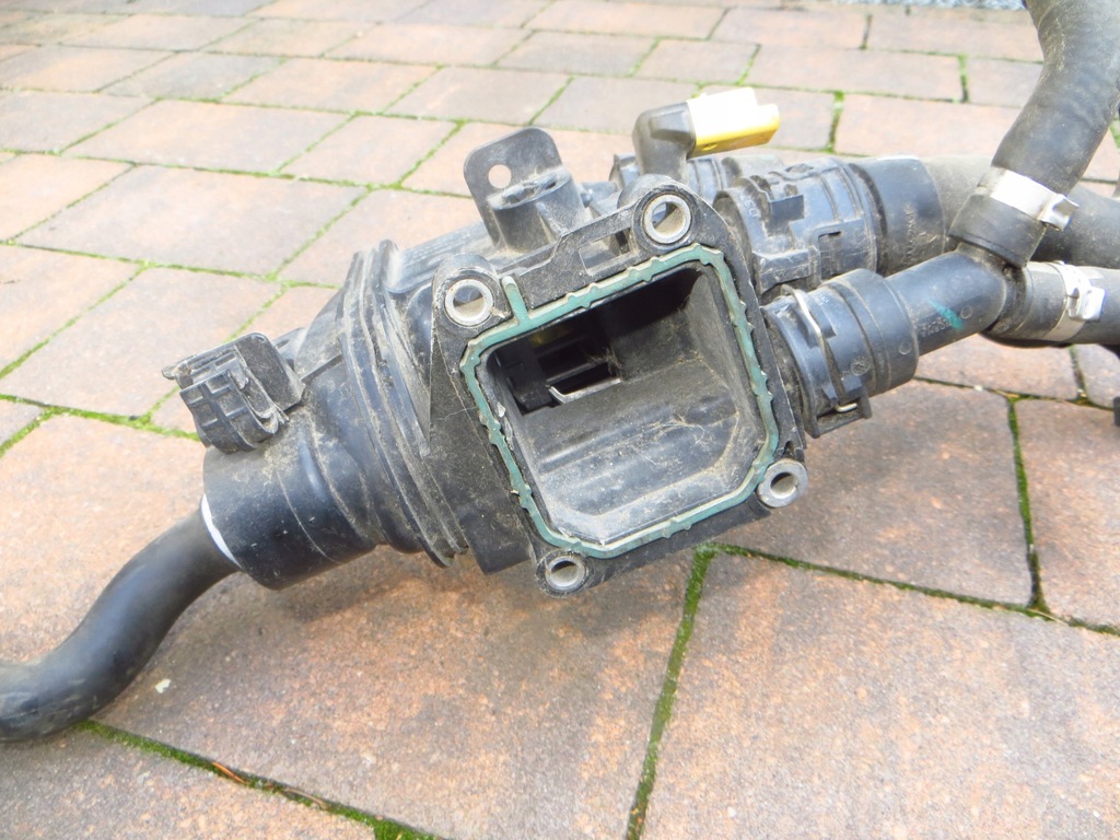 фото №8, Peugeot 2008 i термостат корпус трубы wody провода 9807198480