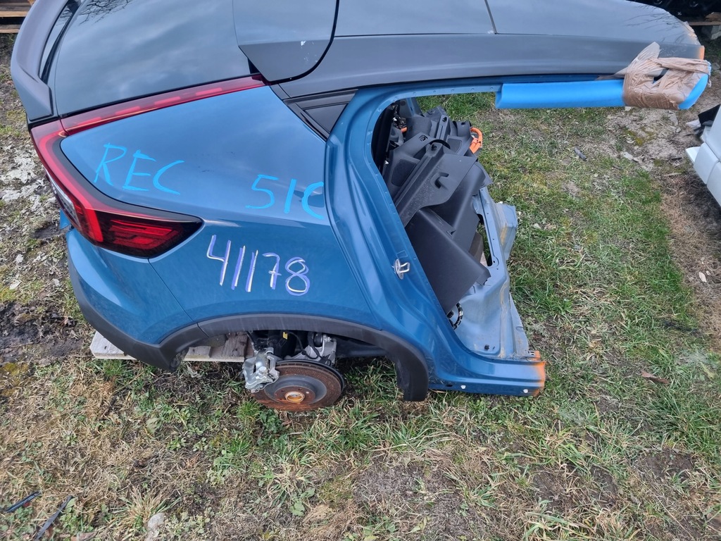 фото №1, Volvo c40 чверть крила правий задня задній