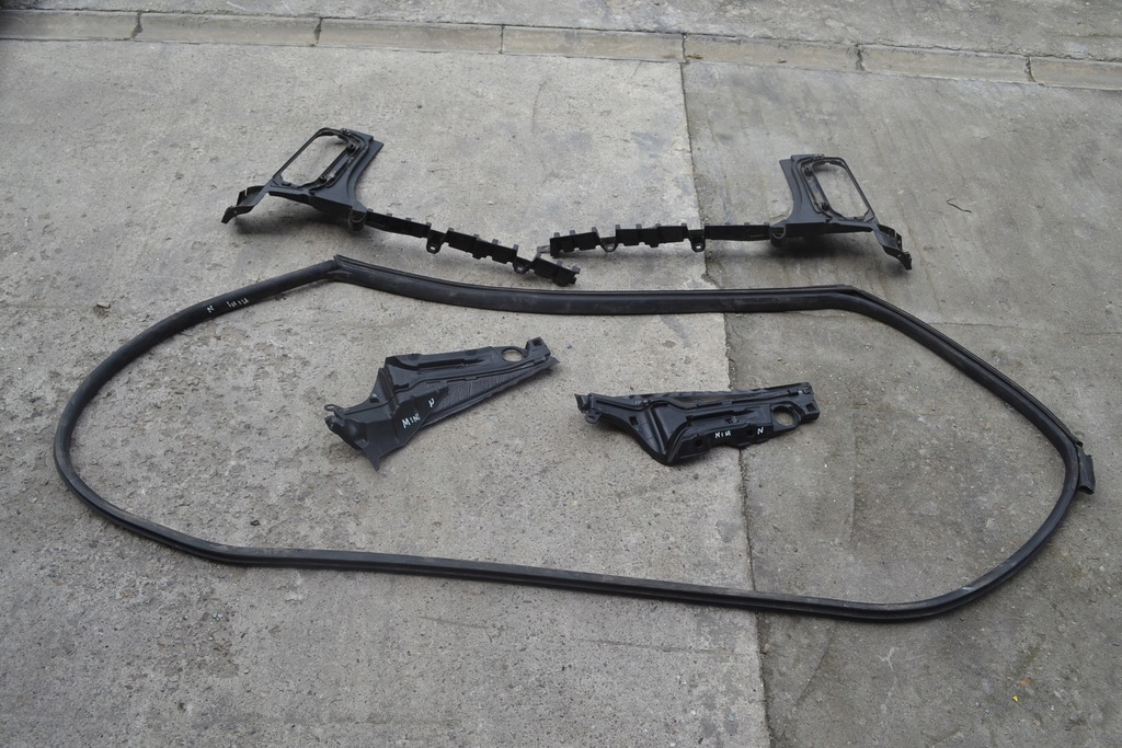 фото №1, Направляющая бампера правый левый задняя mini r55 clubman 7167564 7167563