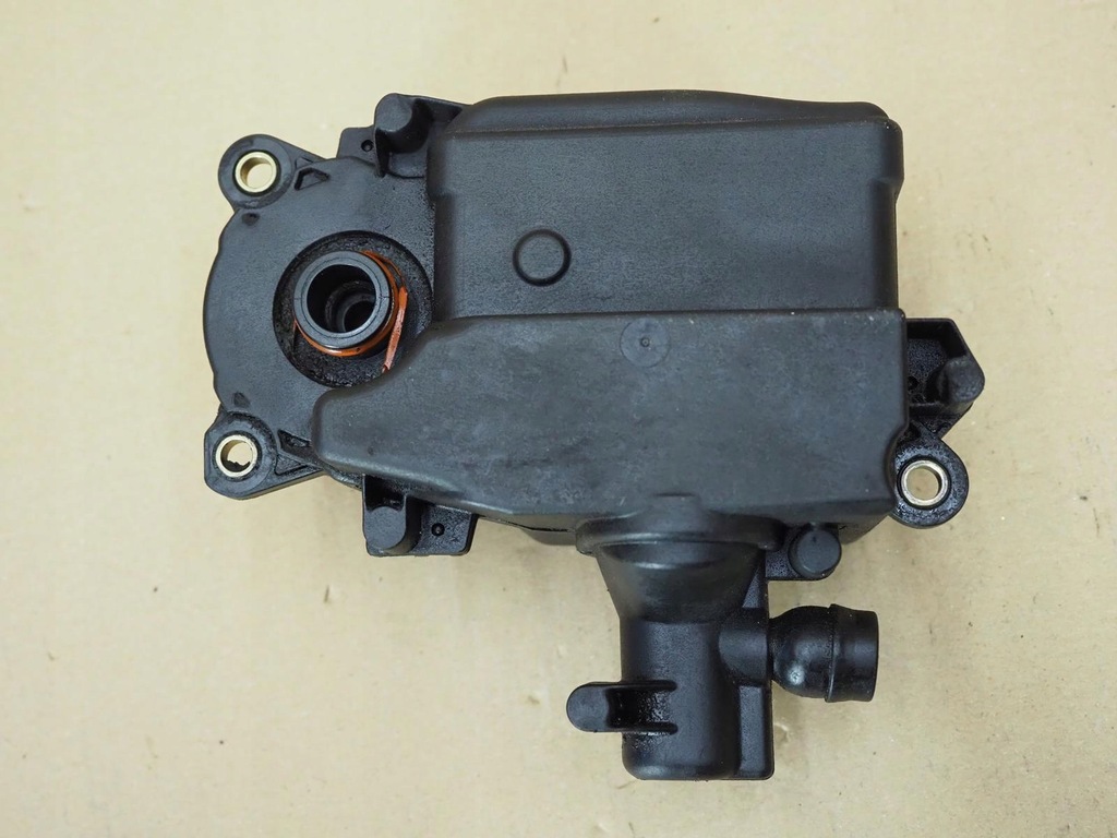 фото №14, Вентиляция картера масла audi a8 d3 6.0 tdi w12 07c103464e