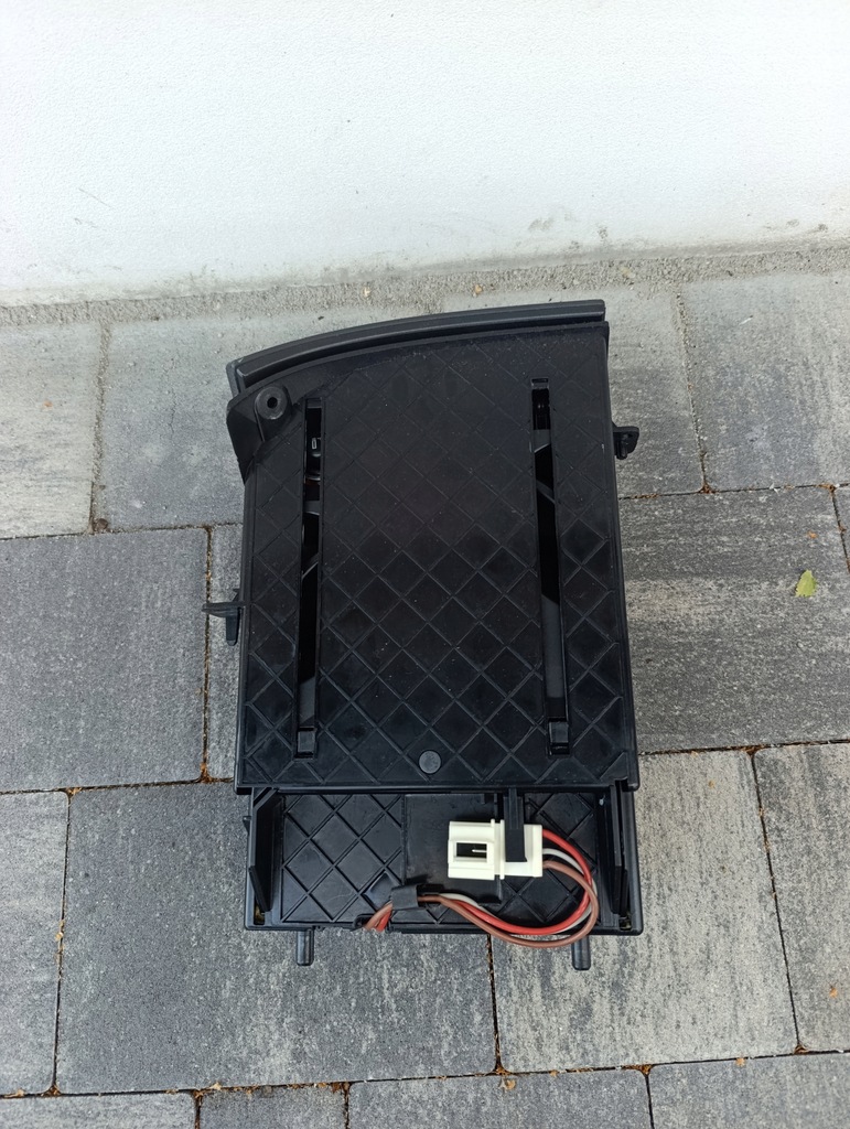 фото №10, Vw t5 multivan двойной кронштейн na kubki/napoje пепельница 7e5858601a