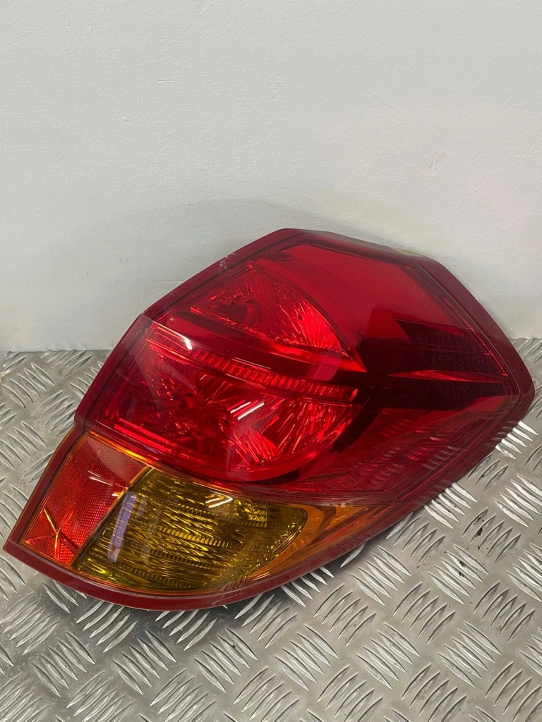 фото №1, Subaru legacy 2004 задня сторона права лампа задня