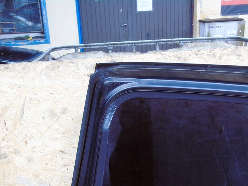 фото №13, Дверь правый задняя nv676 renault modus 2007 чёрный стекло