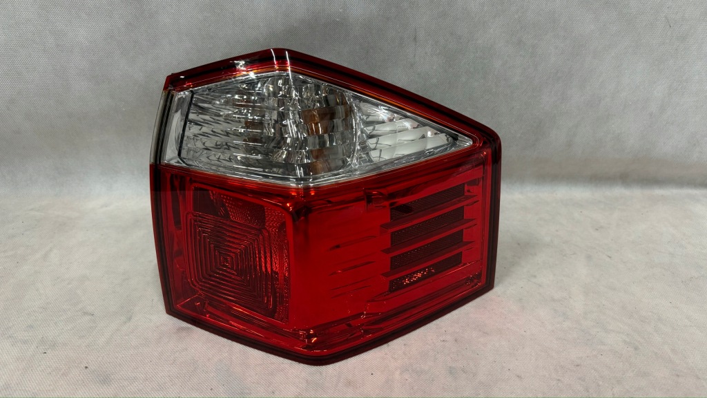 фото №1, Chevrolet orlando 2010- лампа задняя правая ładna eu!