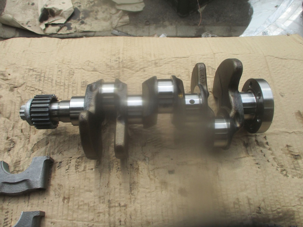 Wał коленчатый 04cam vw audi skoda seat dkrf 1.0tsi с Разборки