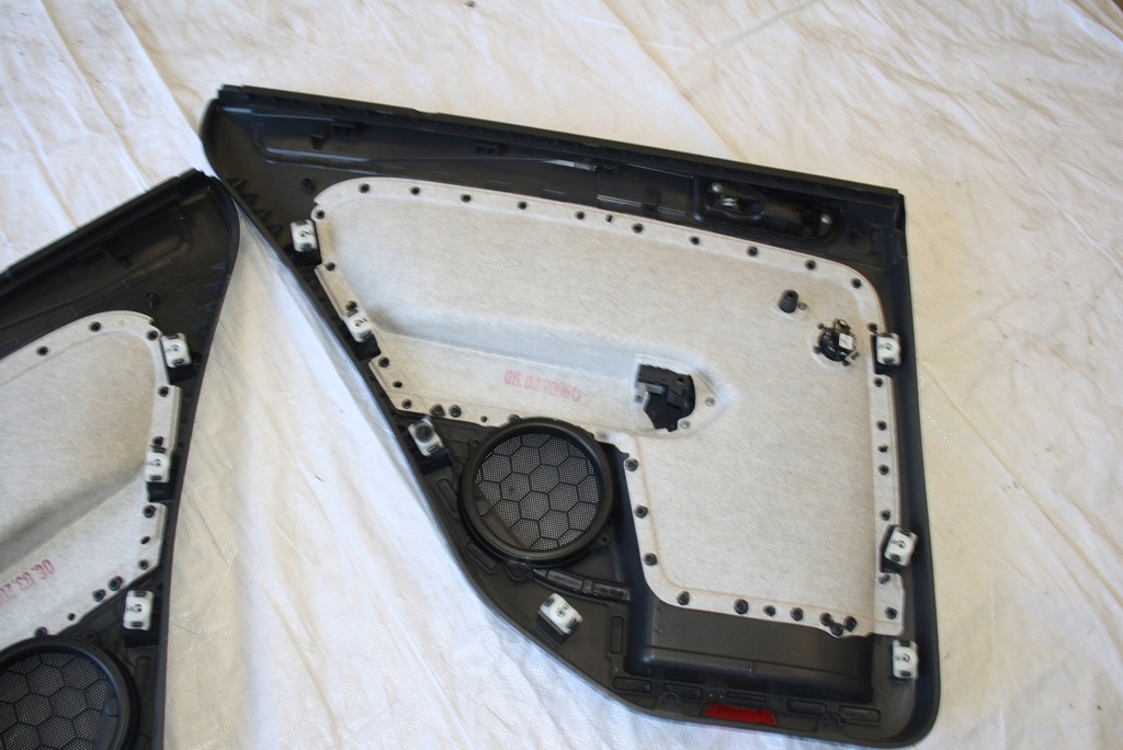 фото №11, Обшивка двері перед задня vw golf v 5 plus