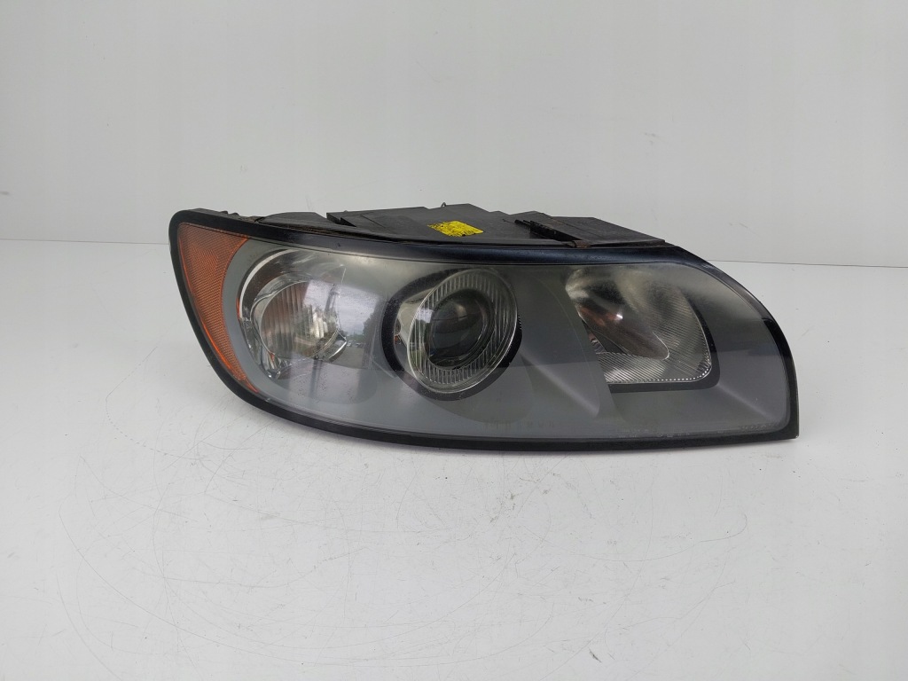 фото №1, Лампа правый перед 30698894 volvo s40 ii v50