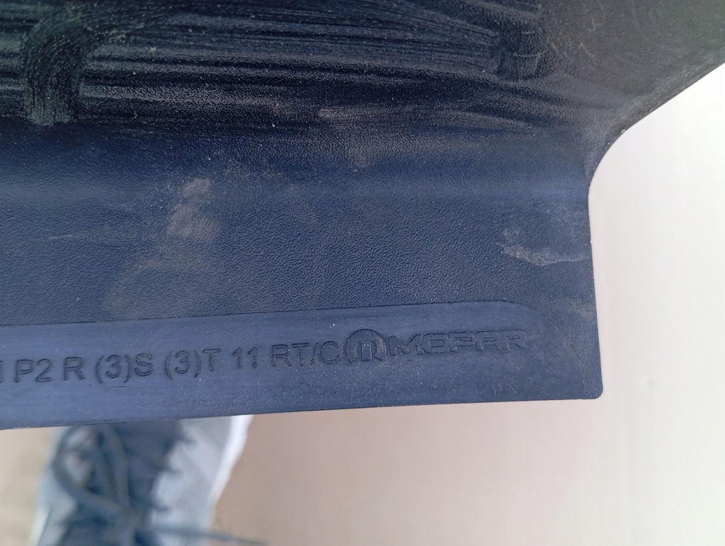 фото №13, Chrysler town country 11- 3.6 лампа правая задняя задняя brudny середина !!!