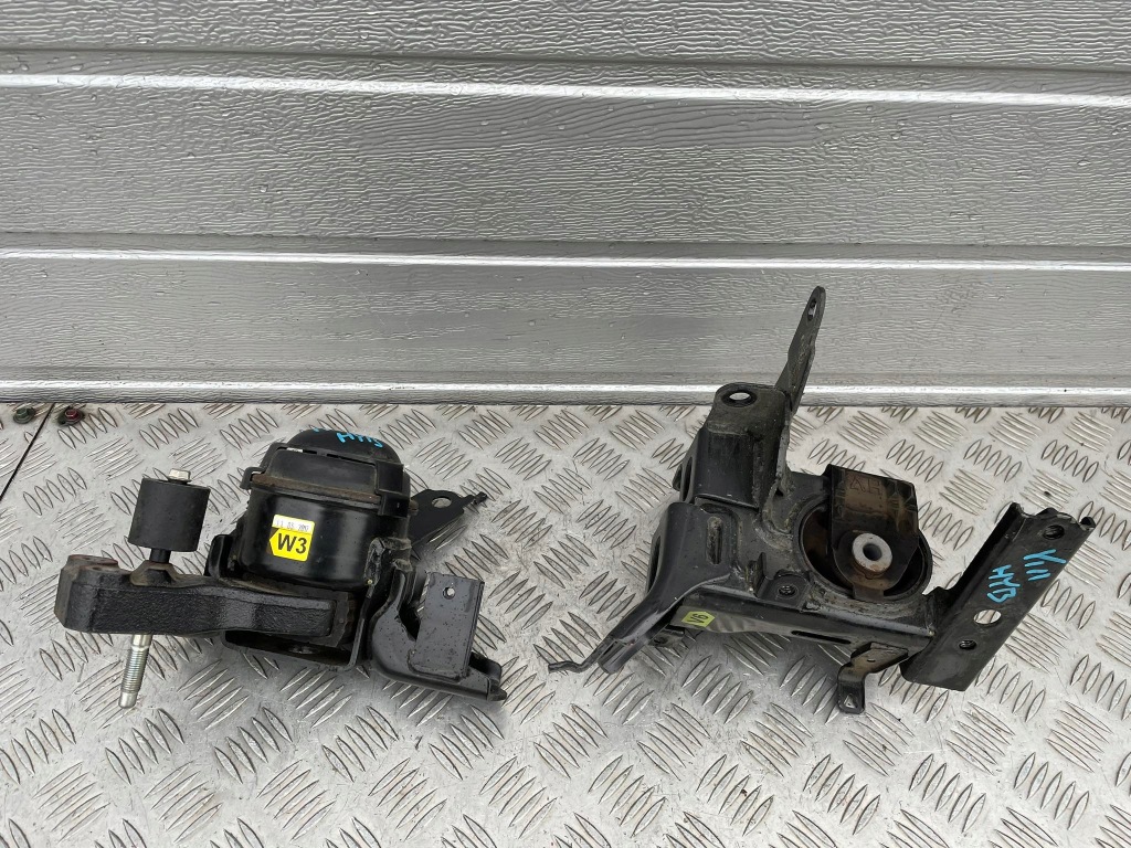 фото №1, Toyota yaris iii кронштейн двигателя гибрид 1.5