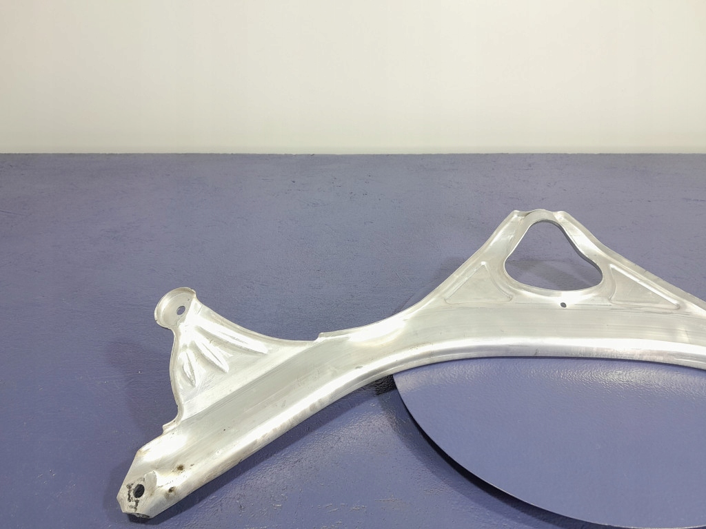 фото №5, Audi a7 i 4g 3.0 tdi балка распорка кронштейн чашка 4g0805645c