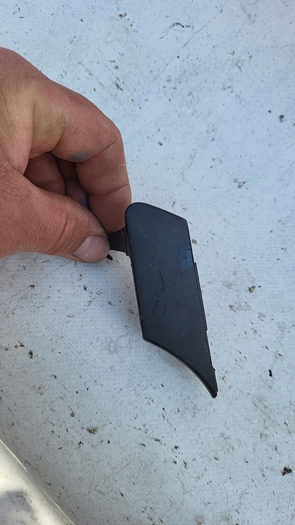 фото №1, Citroen ds5 11- заглушка бампера правая перед