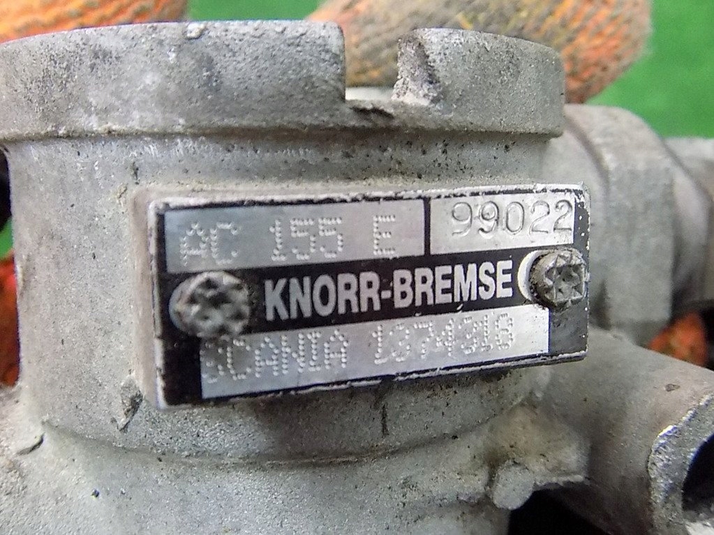 фото №8, Scania 114 124 380km клапан клапаны 1374318 1421322