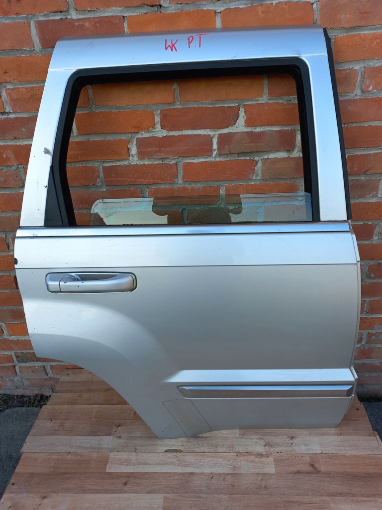 фото №1, Jeep grand cherokee wk 5-10 дверь правый задняя