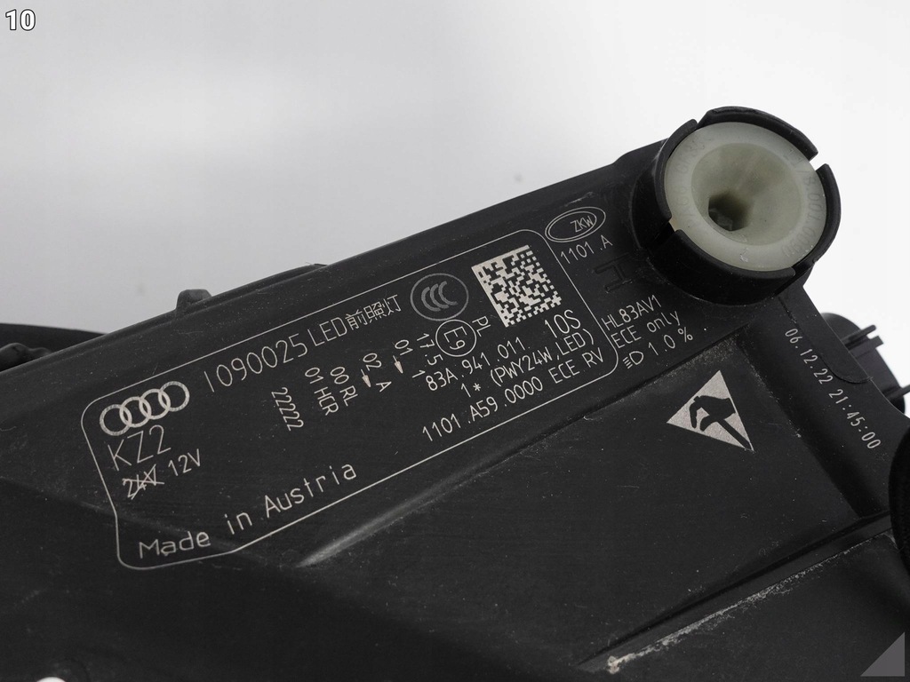 фото №11, Audi q3 ii 2 f3 83a 18- лампа звичайна+ led l b.ładna