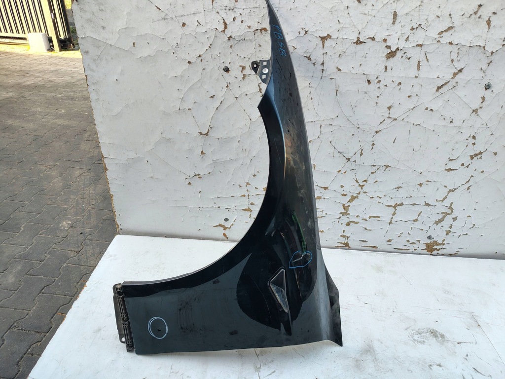 Купити Крило ліве перед tesla model s pbsb