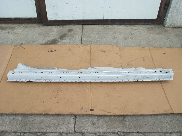 фото №1, Jaguar f-pace x761 порог правый внутренний