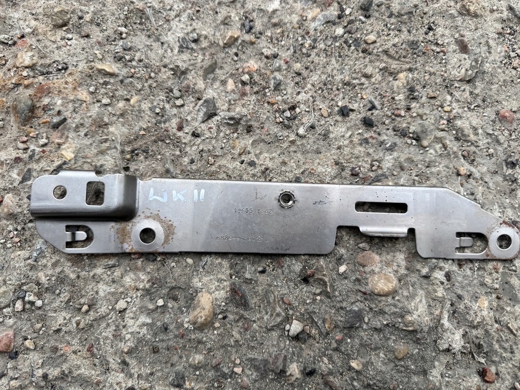 фото №1, Jeep grand cherokee wk 2 ii кронштейн кронштейн левая