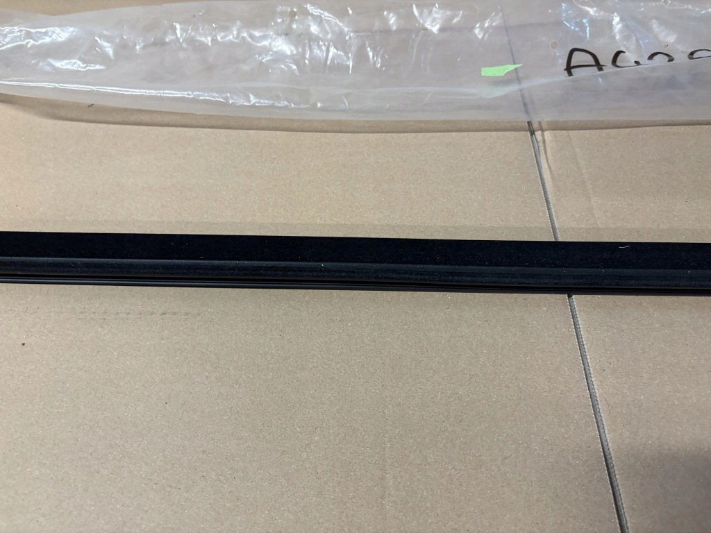 фото №8, Opel zafira c молдинг ущільнювач двері лівий перед 13259960