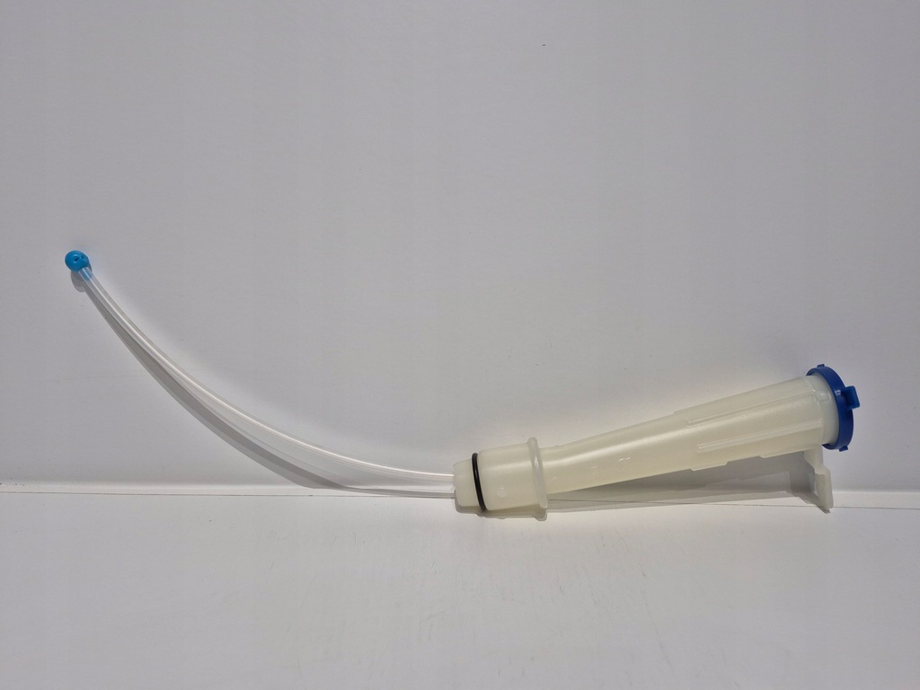 фото №1, Toyota auris ii e18 12-18 горловина бачок омывателя nowa