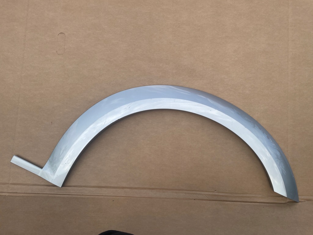 фото №1, Audi a4 b9 allroad права молдинг крила перед передня