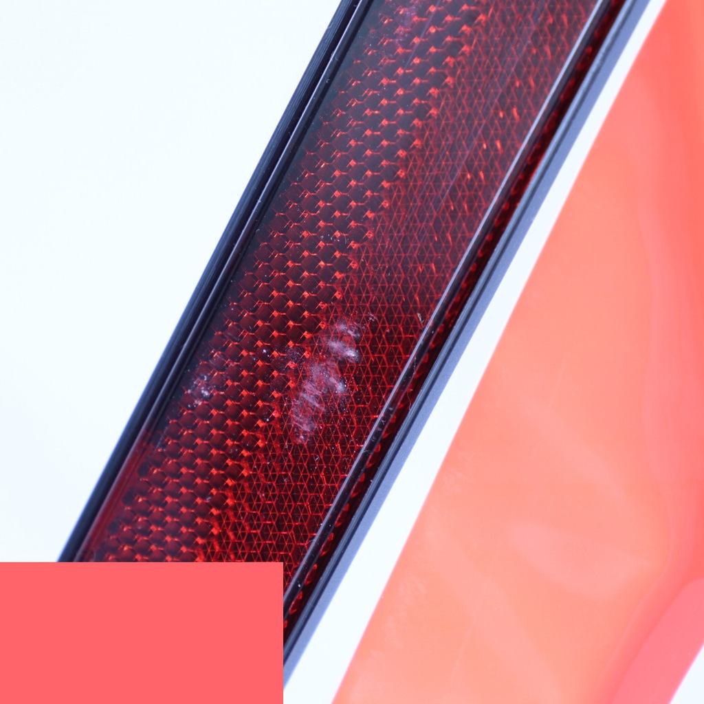 фото №12, Audi a3 a4 a5 трикутник попереджувальний аварійний червоний 8t0860251