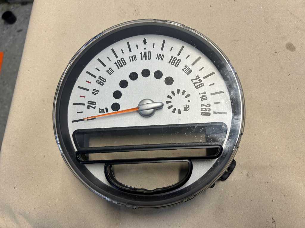 Купити Mini r56 1,6d 2,0 d лічильник прилади 6977077