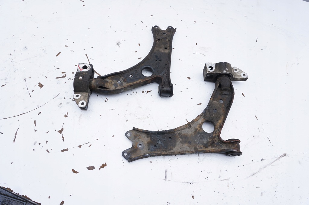 фото №1, Рычаг левый перед volkswagen golf 5 v