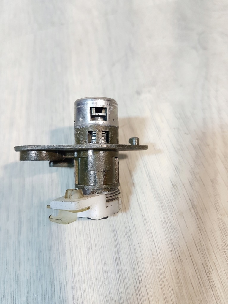 фото №6, Вкладка замок кришки багажника hb honda civic vi