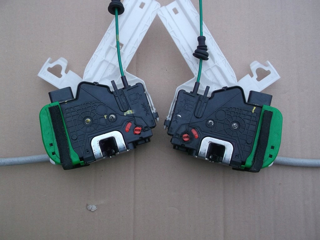 фото №3, Hyundai i40 sedan замок дверь задняя