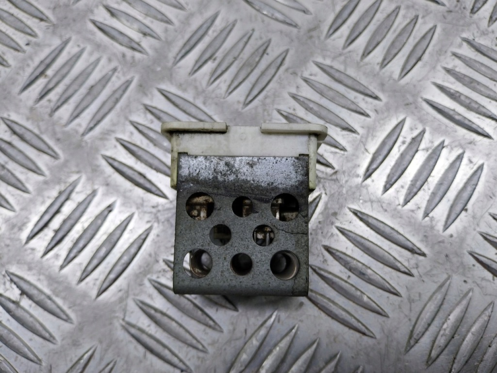 фото №1, Резистор резистор вентилятор opel astra h 1.4 90560367