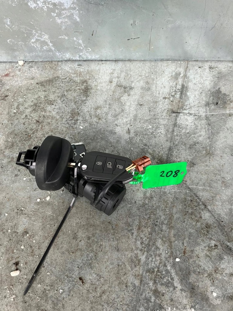 фото №1, Замок зажигания крышка pilot peugeot 208 36.454.600
