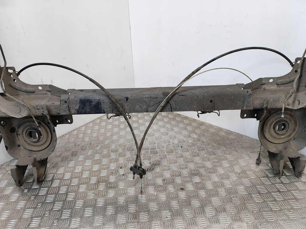 фото №12, Opel vivaro 2016 балка osi задній